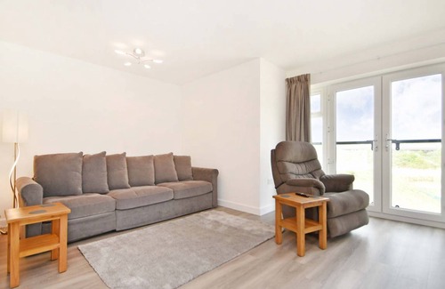 Gravesend Apartment | 77 m² Apartment ∙ 3 bedrooms ∙ 6 guests