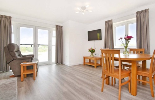 Gravesend Apartment | 77 m² Apartment ∙ 3 bedrooms ∙ 6 guests