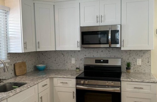 Townsend's Inlet House | 7712 Pleasure Ave 1st Floor