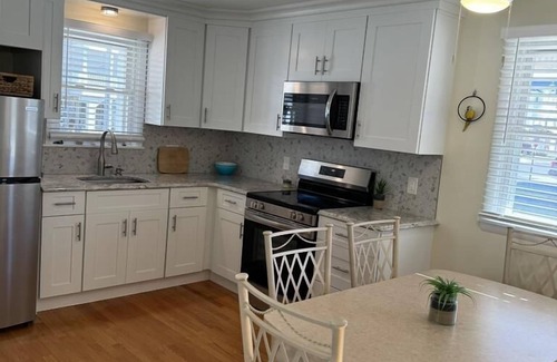 Townsend's Inlet House | 7712 Pleasure Ave 1st Floor