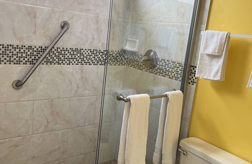 Huntington Beach Hotel | 777 Motor INN