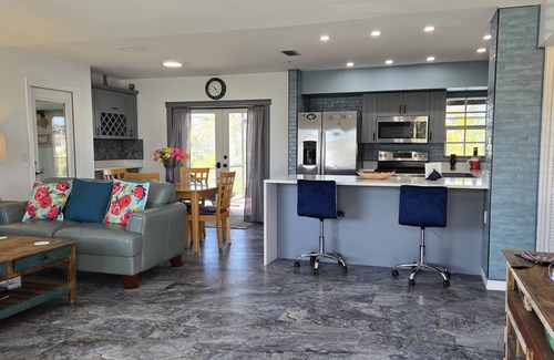 Laguna Shores House | 7834 Buccaneer Drive - Lovely Family Home on the South End of the Island!