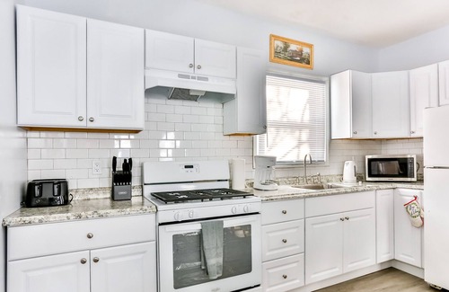 Tannersville Ski Chalet | 7BR 3Bath Chalet Modern Home 5mins from Hunter