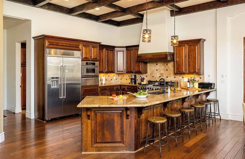 Templeton House | 7BR/4BA Farmhouse & Barn Estate on a Resort-Like Setting!