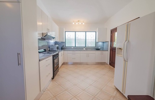 Sosua Apartment | 7br Massive Villa In Sosúa - 2mins From Nightlife!