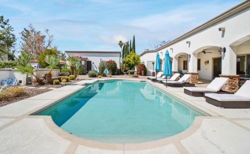 Paradise Valley Village House | 7BR Villa on Golf Course with Castita Pool Tennis and Basketball Court