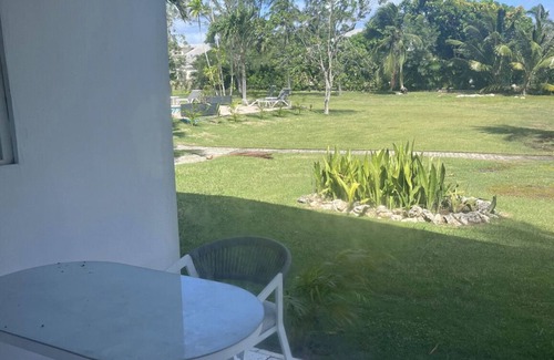 Seven Mile Beach Apartment | 7mile-Hidden Hideaway-King Bed-Kitchen-Pool