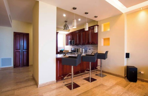 Barrio Los Faroles Apartment | 7th Floor Direct Ocean View Penthouse -Parties OK.