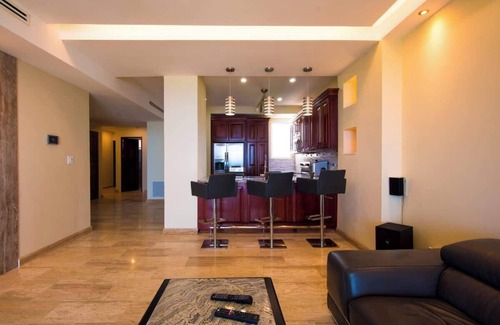 Barrio Los Faroles Apartment | 7th Floor Direct Ocean View Penthouse -Parties OK.