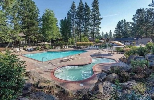 Bend Apartment | 7th Mountain Resort Condo