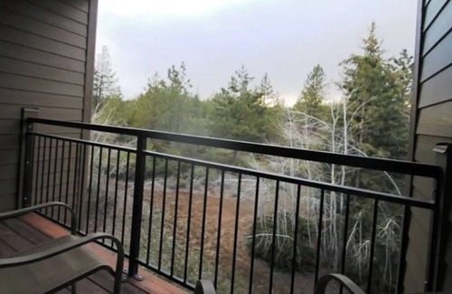 Bend Apartment | 7th Mtn Resort "Hotel Suite" 2 -Queen Bds