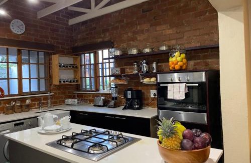Northcliff House | 8 at Norman Crescent