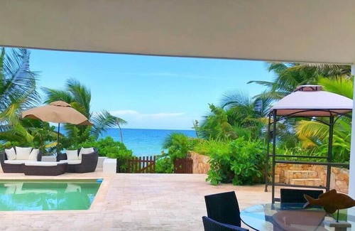 Yucatan Peninsula House | 8 BDR - Walk to Chicxulub, 16 people - Beachfront