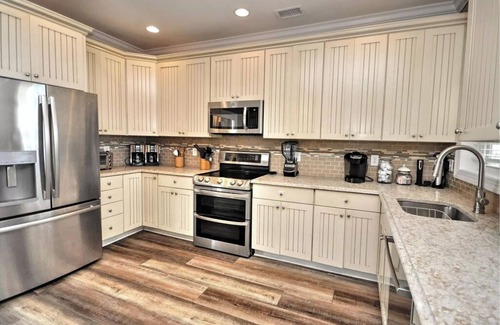Ash House | 8 Bedrooms, 7 Baths, Sleeps 20, Linens, Private Heated Pool, Elevator, Golf Near
