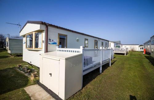 Louth Other | 8 Berth Caravan With Decking At Sunnydale In Lincolnshire Ref 35087S