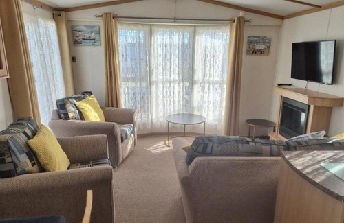 Chapel Saint Leonards Apartment | 8 BERTH DELUXE CARAVAN Pg156 GOLDEN PALM CHAPEL ST LEONARDS