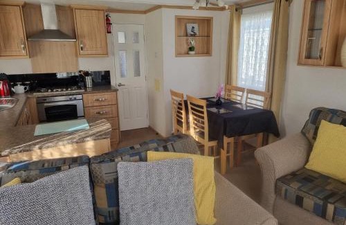 Chapel Saint Leonards Apartment | 8 BERTH DELUXE CARAVAN Pg156 GOLDEN PALM CHAPEL ST LEONARDS