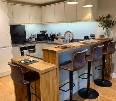 Malvern Apartment | #8 Brunel House Luxury Apartment in Great Malvern