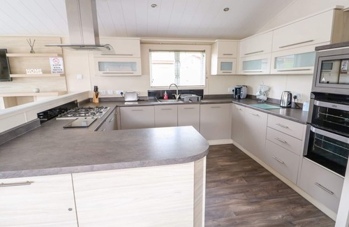 Tattershall Cottage | 8 Castle View