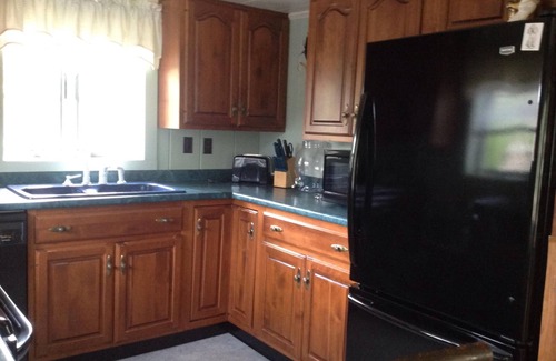 Southern Coast Cottage | 8 day 7 night Rental with short semi private walkway to beach
