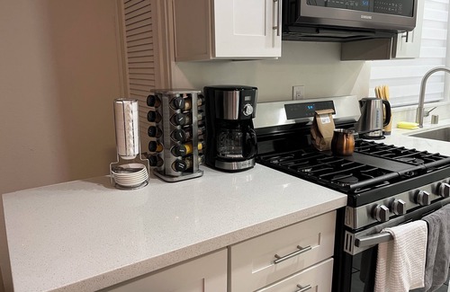 Downtown Apartment | 8. Delightful 2 Bedroom Apt/parking in city center