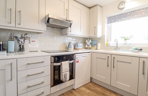Talybont Cottage | 8 GLAN YSGETHIN, pet friendly, character holiday cottage in Barmouth