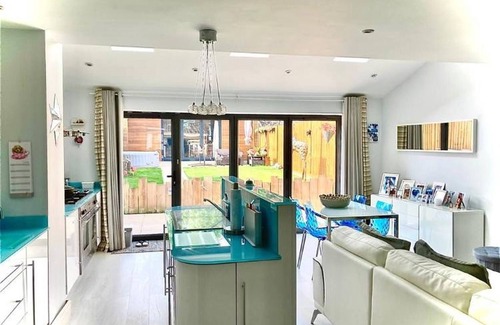 Coventry House | 8 Guest's House.... Wow!