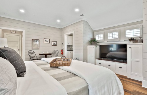 Peachtree City Cottage | 8 Individual Private Cottages