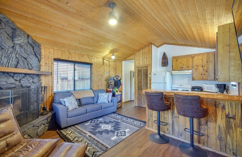 Sugarloaf Cottage | 8 Mi to Big Bear Lake: Cozy Cabin w/Trail Access