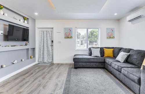 Seybold House | 8 Mi to Design District Miami Home with Yard