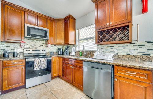 Eagle Pointe South House | 8 Mi to Disney Parks Poolside Paradise!
