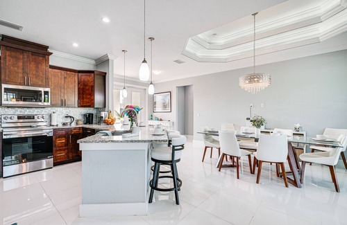 Trafalgar House | 8 Mi to Dtwn: Canalfront Home in Cape Coral!