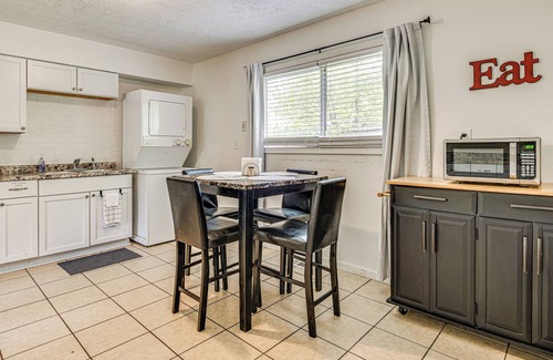 Indianapolis Cottage | 8 Mi to Dtwn Indianapolis: Family Home w/Yard!