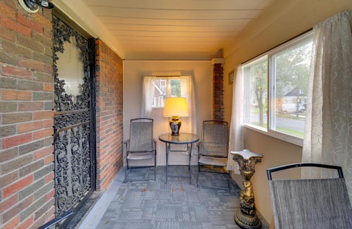 Detroit House | 8 Mi to Ford Field Detroit Getaway with Fireplace!