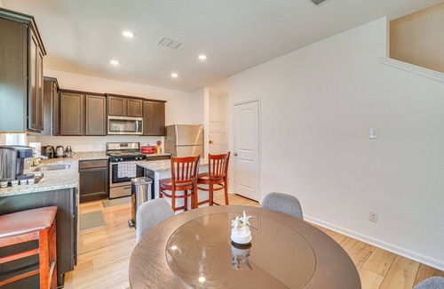Medina Valley House | 8 Mi to Lackland AFB: Pet-Friendly Home w/Yard!
