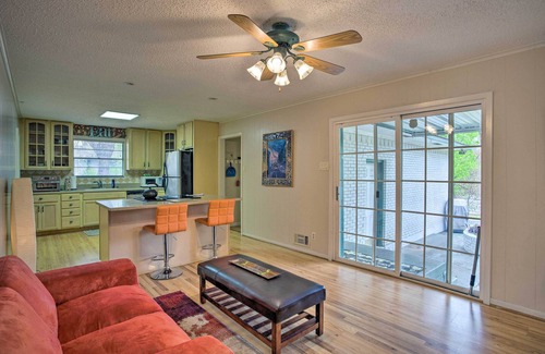 Garland House | 8 Mi to Lake Ray Hubbard: Creekside Garland Home