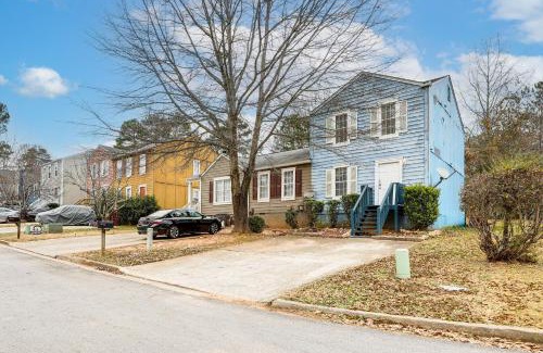Lithonia House | 8 Mi to Stone Mountain Quiet Getaway with Deck