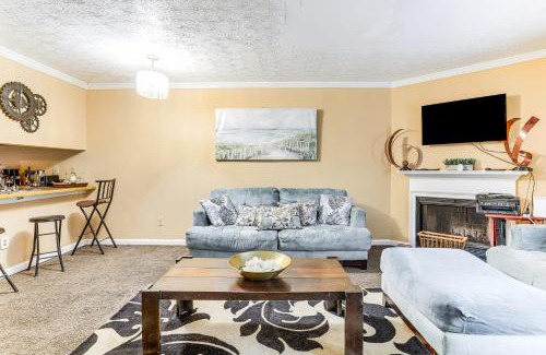 Lithonia House | 8 Mi to Stone Mountain Quiet Getaway with Deck