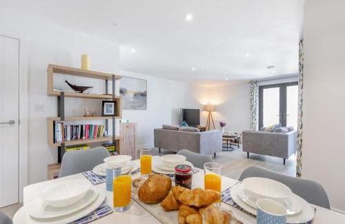 Mortehoe Apartment | 8 Middlecombe - Luxury Apartment at Byron Woolacombe, only 4 minute walk to Woolacombe Beach!