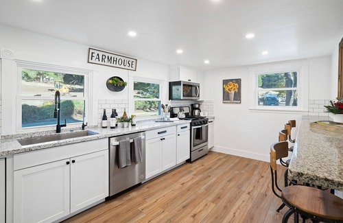 Atascadero House | 8 Mile House-Experience California Tranquility at this Historical Ranch Home!