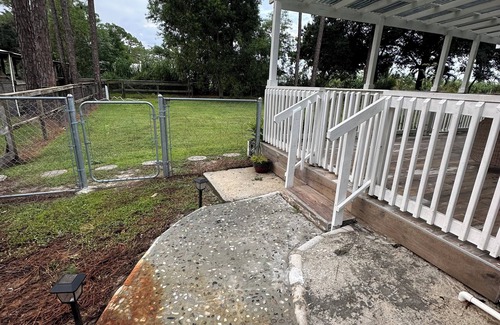 Hunt Club Apartment | 8 min from Lion Country Safari, peaceful apartment