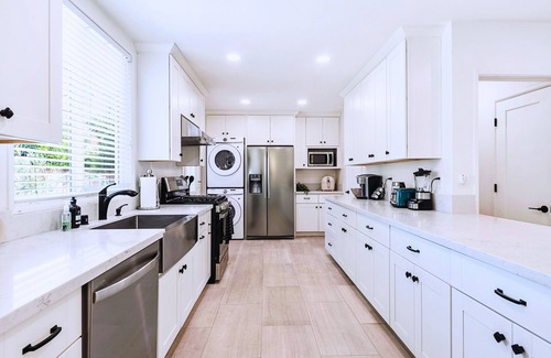 Fullerton House | 8 Mins to Disney: Sleeps 8 + Fire Pit + Laundry