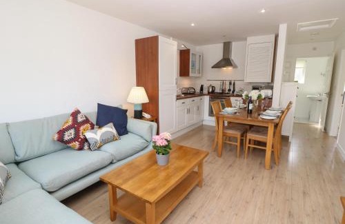 Yarmouth Apartment | 8 Munday Cottages