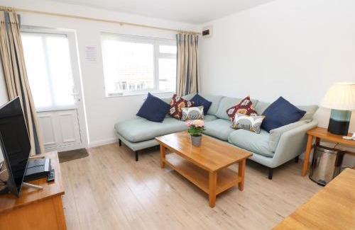 Yarmouth Apartment | 8 Munday Cottages