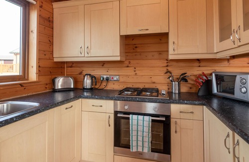 Mullacott Cabin | 8 Ocean View Lodge - 3 Bed-Sleeps 6-TJS8OV