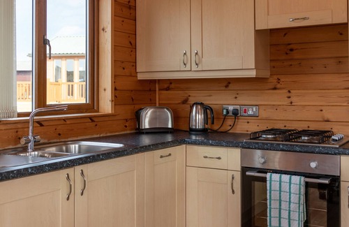Mullacott Cabin | 8 Ocean View Lodge - 3 Bed-Sleeps 6-TJS8OV