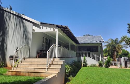 Bedfordview Bed & Breakfast | 8 on Acacia Guesthouse