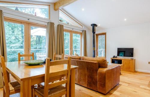 Looe House | 8 Streamside