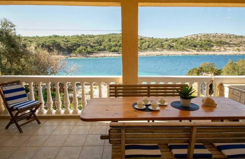 Zirje Other | 80 m² Accommodation ∙ 4 bedrooms ∙ 8 guests