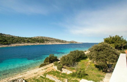 Zirje Other | 80 m² Accommodation ∙ 4 bedrooms ∙ 8 guests